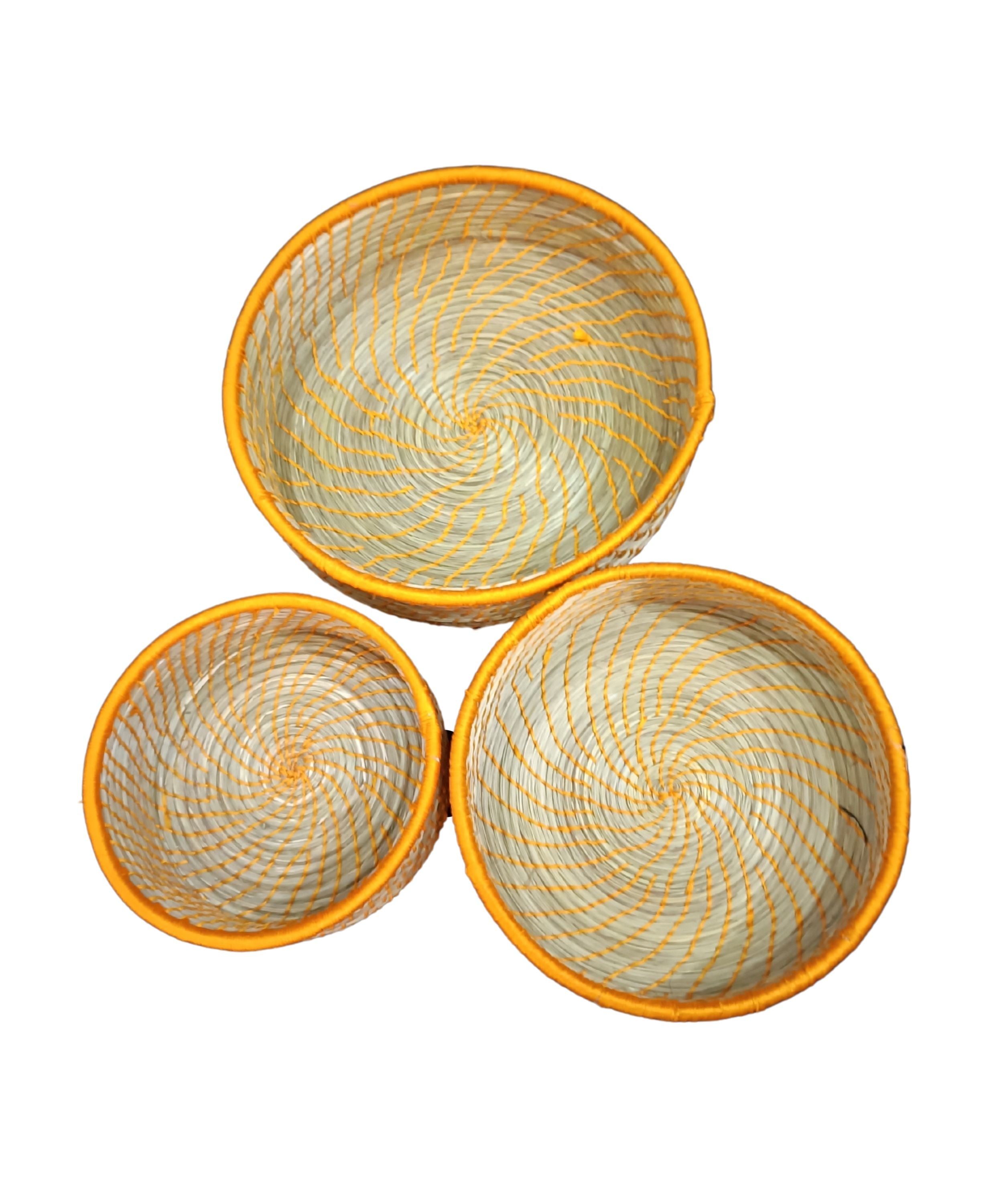 Handicraft Sabai grass Tray Set of 3- yellow